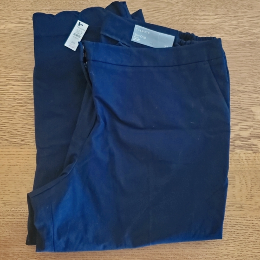 Talbots Straight-leg, Slim Cropped navy pants - scallop-hem - Picture 2 of 9